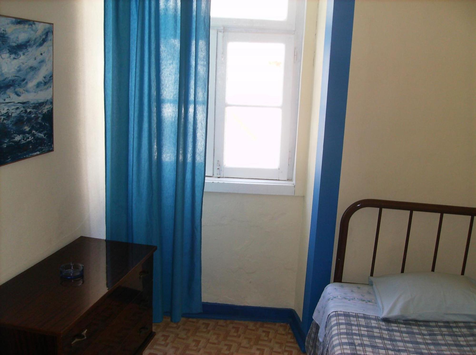 Dias E Dominguez Hostel Lisbon Ruang foto