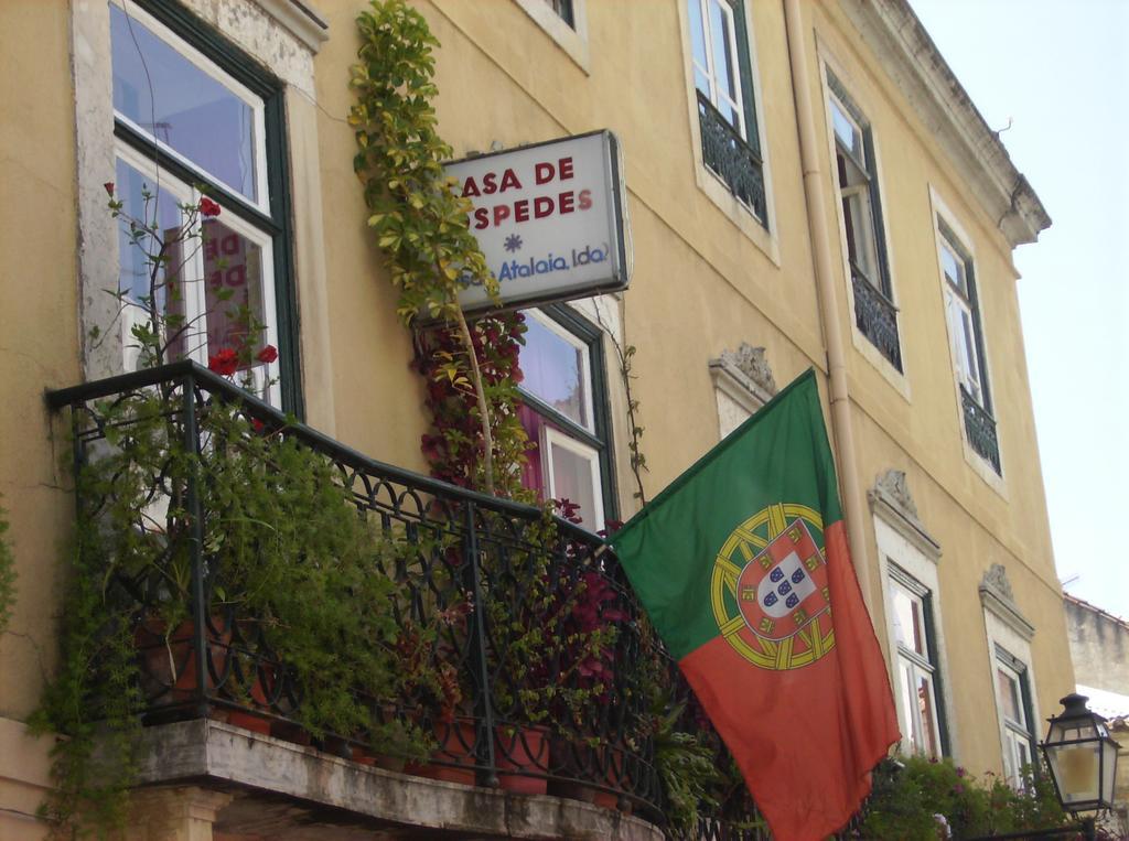 Dias E Dominguez Hostel Lisbon Bagian luar foto