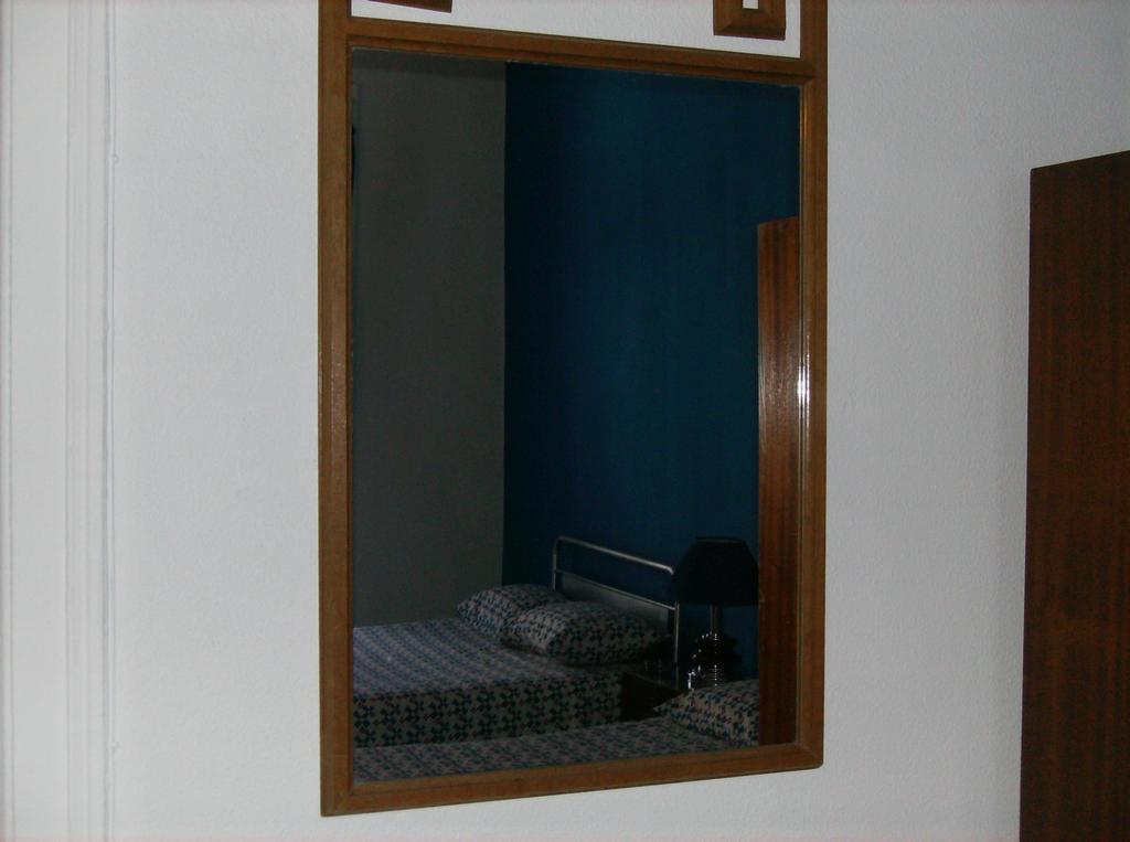 Dias E Dominguez Hostel Lisbon Ruang foto